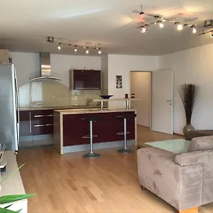 Apartment Bright With A Free Parking Garage @ Wienerberg, Wien